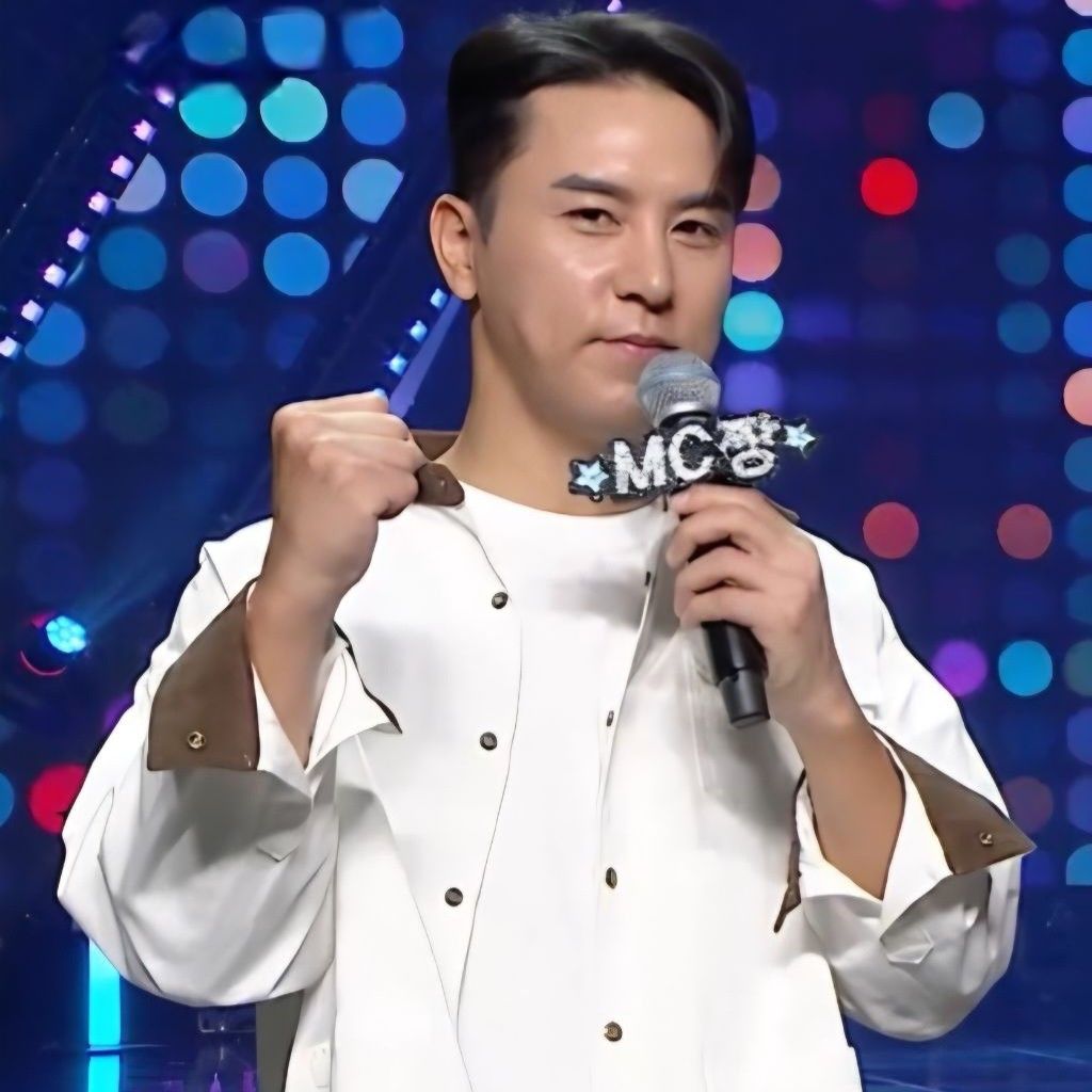 チャン・ミンホの最近の活動ショット