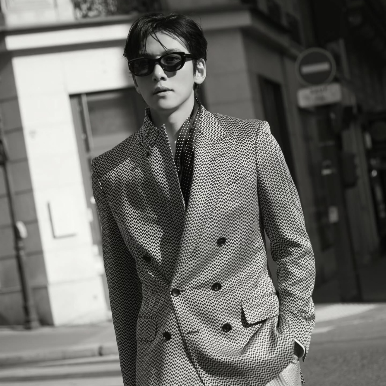 粉丝拍下的池昌旭瞬间