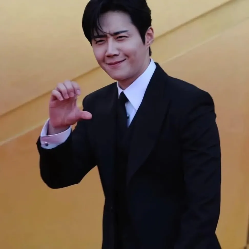 Behind-the-scenes cut of Kim Seonho
