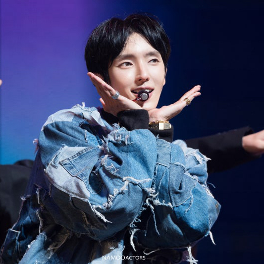 Behind-the-scenes cut of Lee Joongi