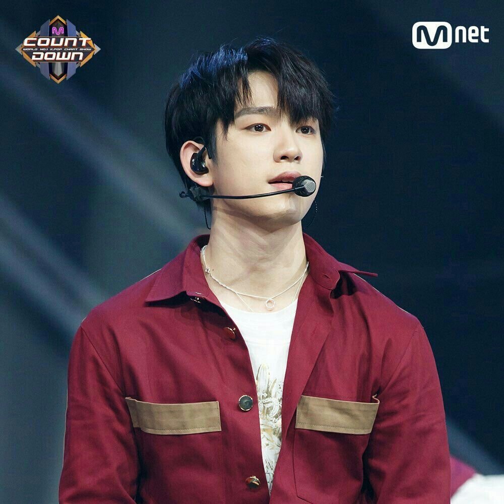 Foto kegiatan terbaru dari Park Jinyoung