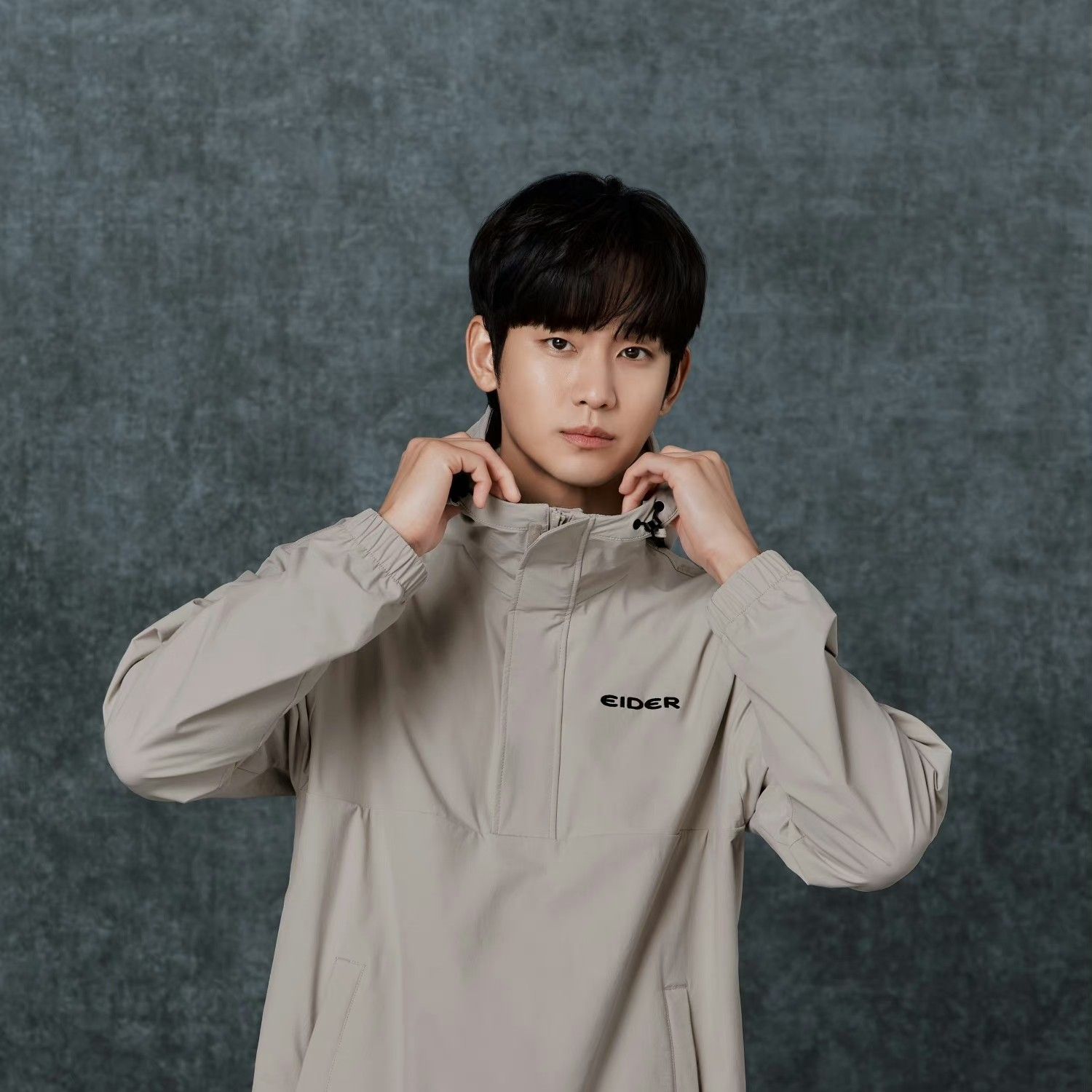 Foto kegiatan terbaru dari Kim Soohyun