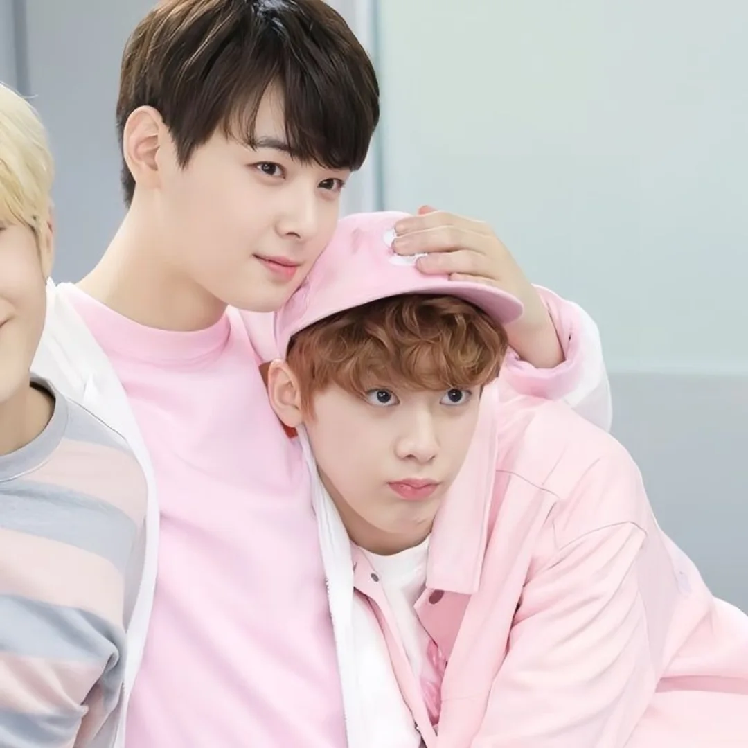 Behind-the-scenes cut of Cha Eunwoo