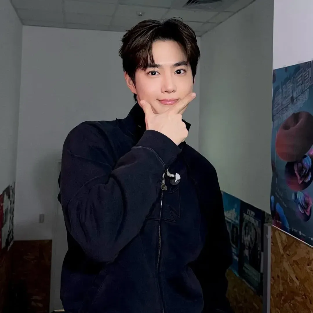 Recent activity shot of Suho