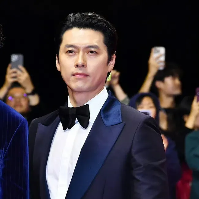 Momen yang diabadikan oleh penggemar Hyun Bin