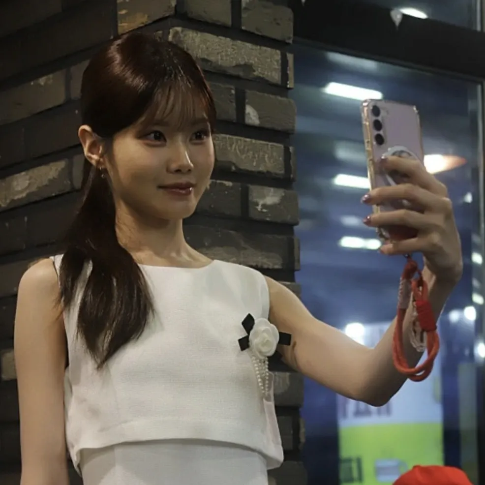 A moment captured by a fan of Bae Ahyeon