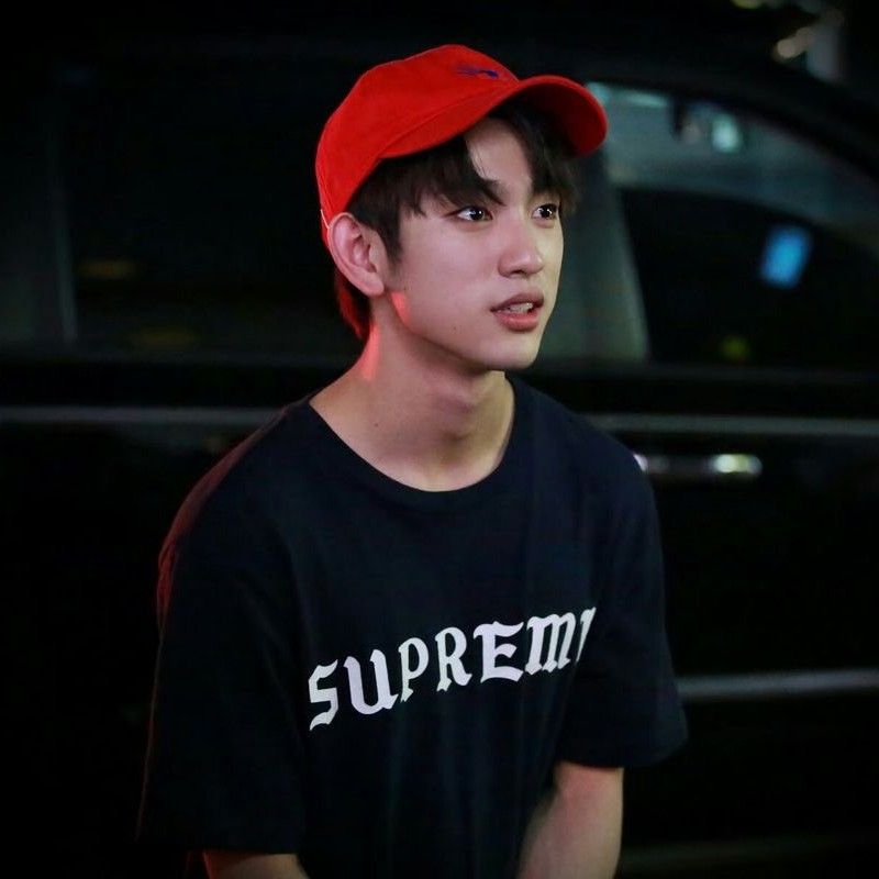 Foto kegiatan terbaru dari Park Jinyoung