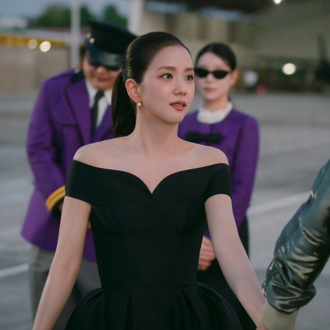 Recent activity shot of Jisoo (1995)