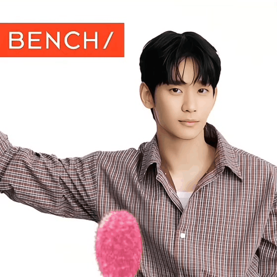 A moment captured by a fan of Kim Soohyun