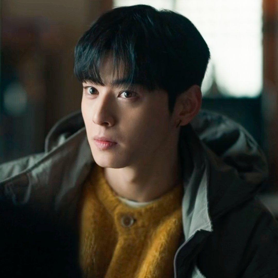 Latest photo of Cha Eunwoo