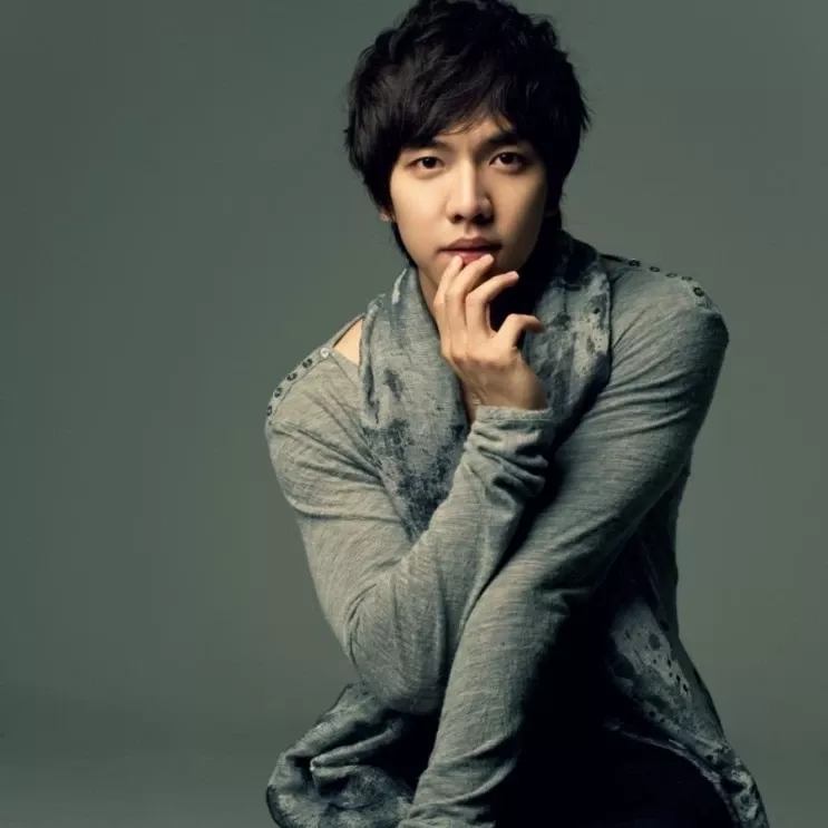 Foto terbaru dari Lee Seunggi