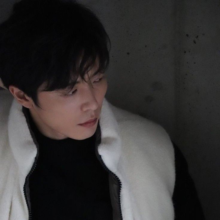 Recent activity shot of Kim Jaewook