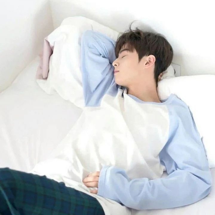 Recent activity shot of Cha Eunwoo