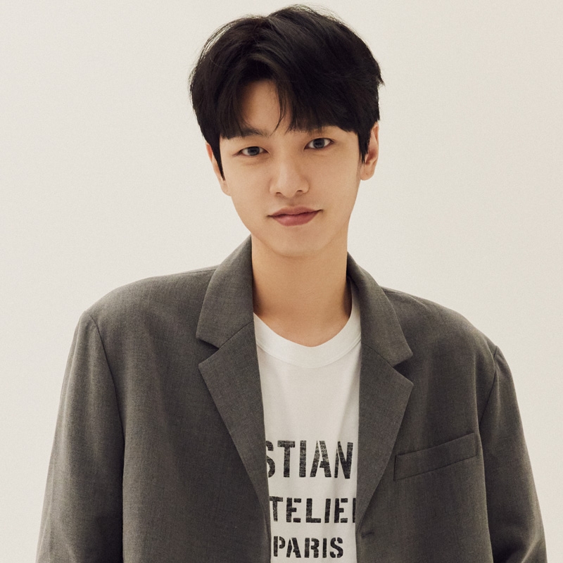 Behind-the-scenes cut of Shin Wonho