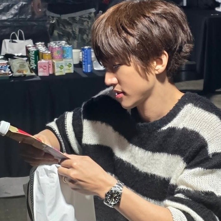 Behind-the-scenes cut of Lee Seungyoon