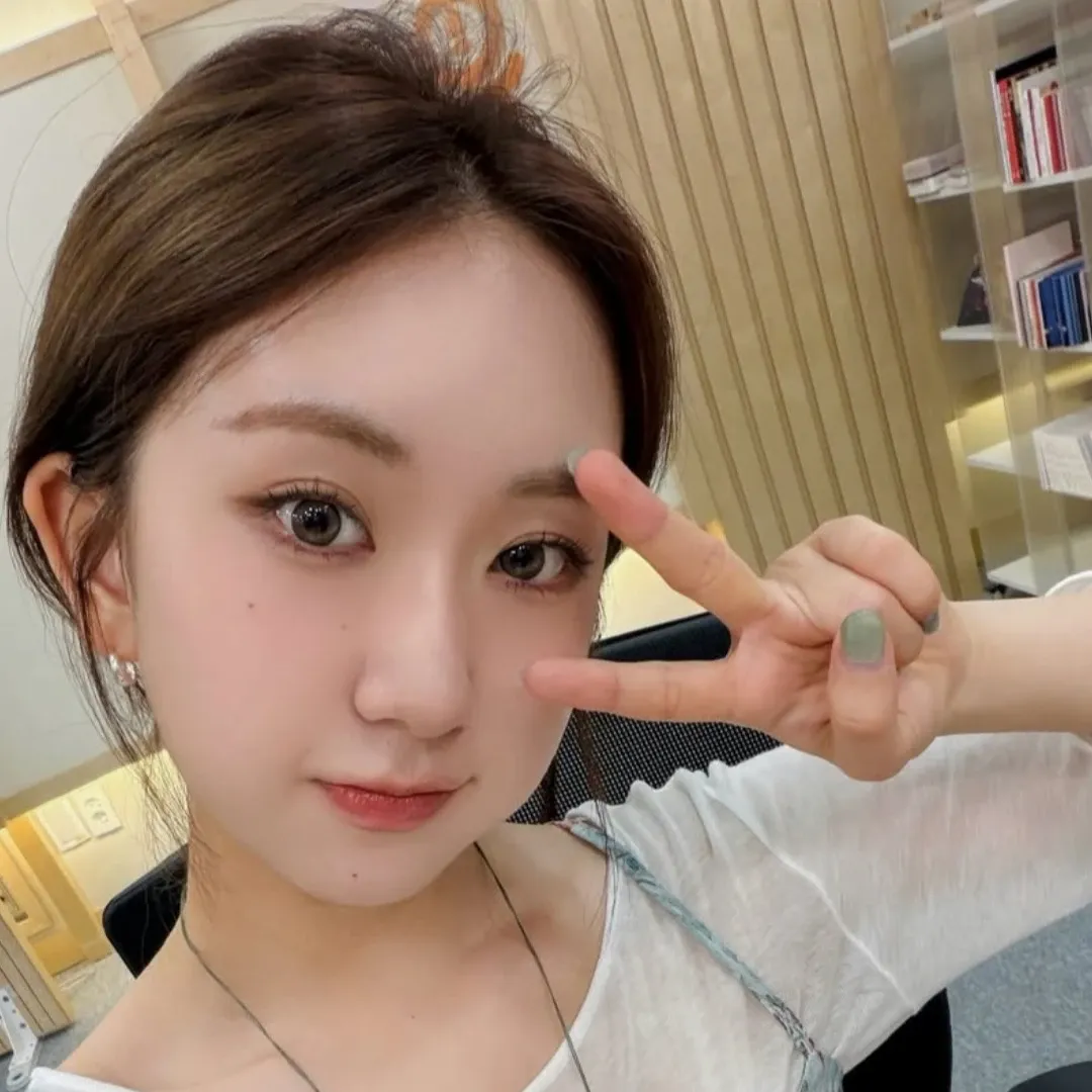 Momen yang diabadikan oleh penggemar Jeon Yujin