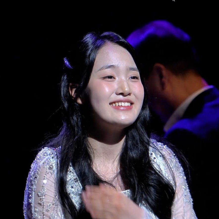 粉丝拍下的金泰延瞬间