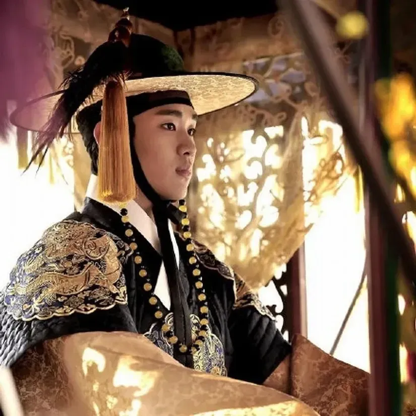 Behind-the-scenes cut of Kim Soohyun