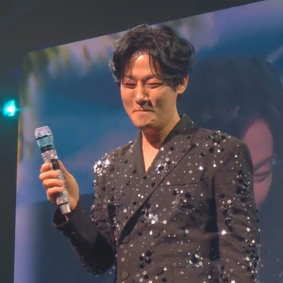 A moment captured by a fan of Kang Moonkyung