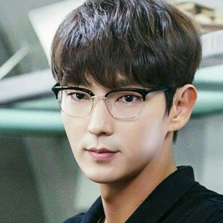 Behind-the-scenes cut of Lee Joongi