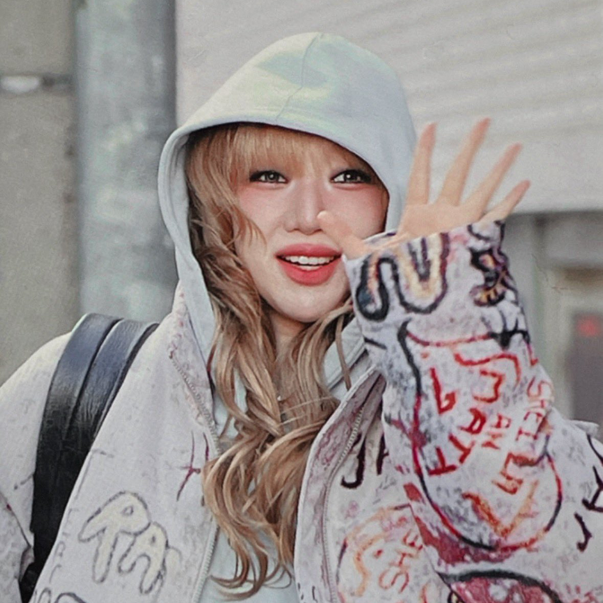 A moment captured by a fan of BADA