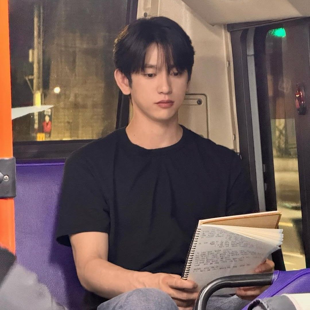 粉丝拍下的朴珍荣瞬间