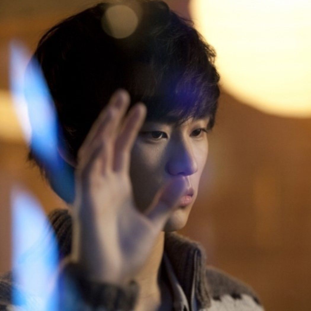 金秀賢的最新照片