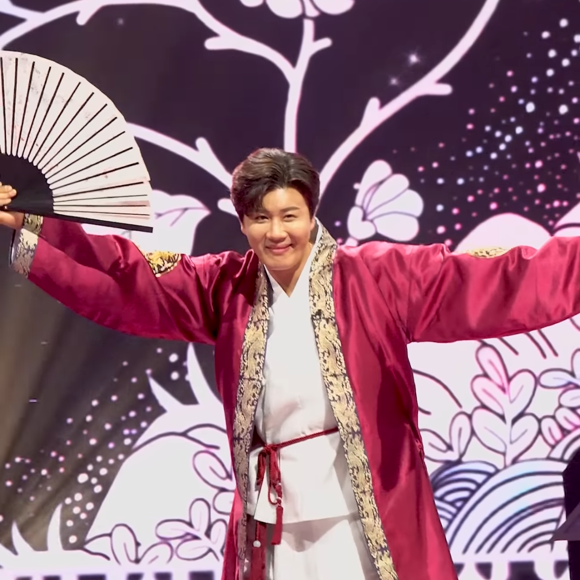 Behind-the-scenes cut of Jin Haesung