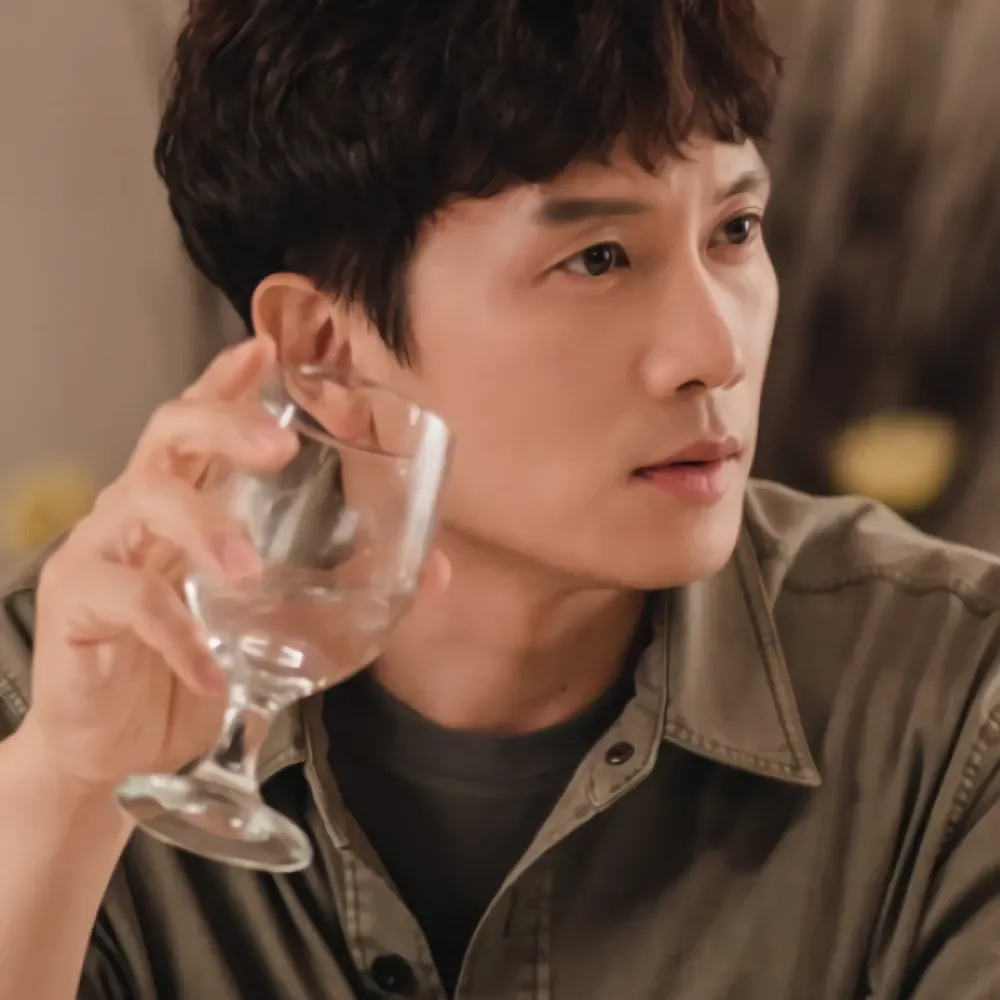 Recent activity shot of Ji Sung