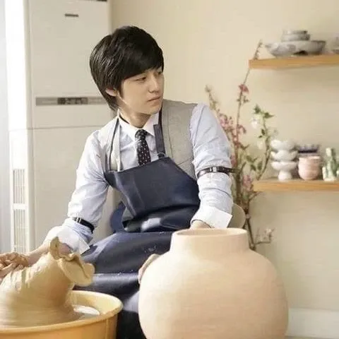 Behind-the-scenes cut of Kim Bum