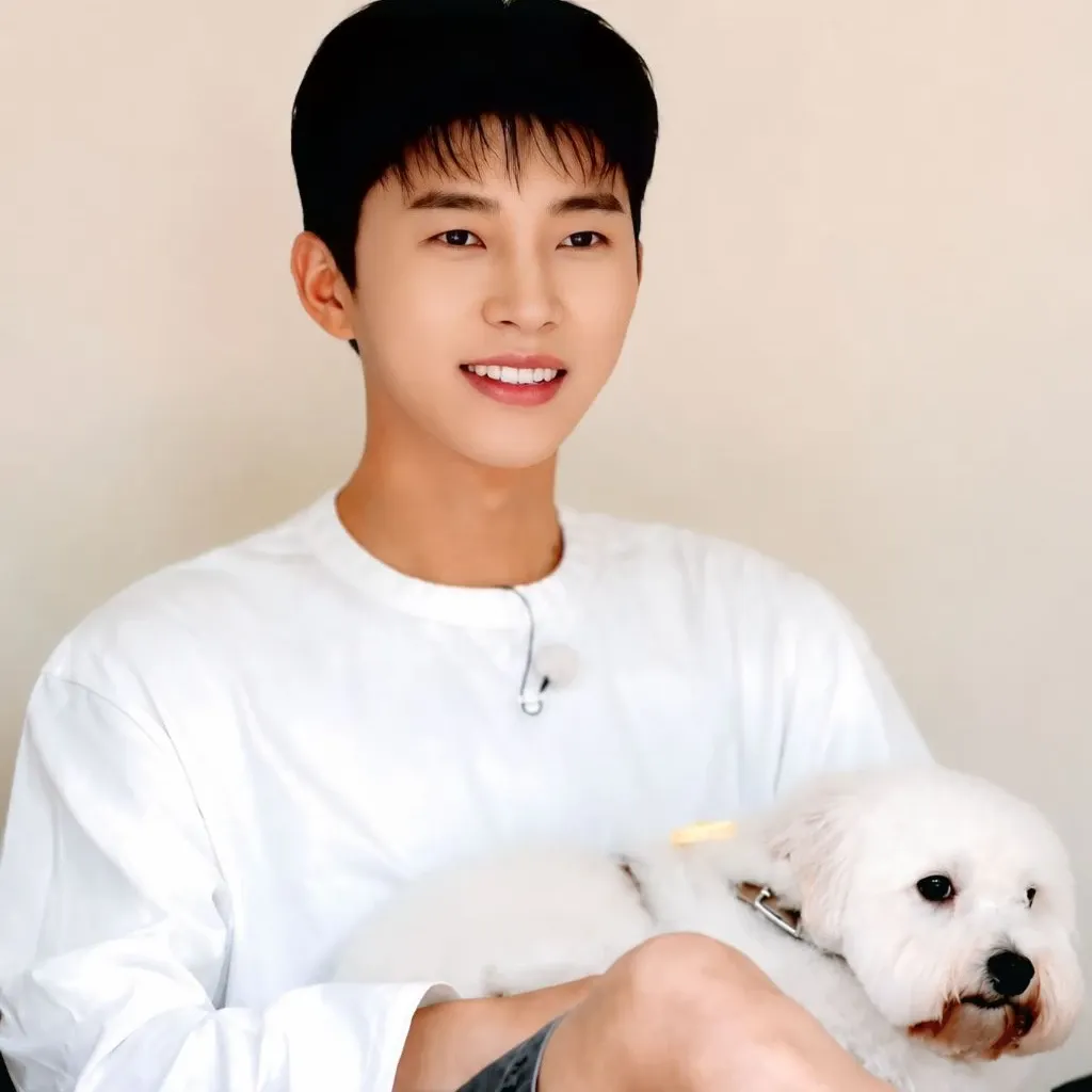 Foto terbaru dari Lim Youngwoong