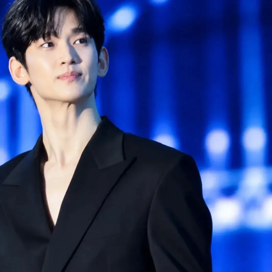 Recent activity shot of Kim Soohyun