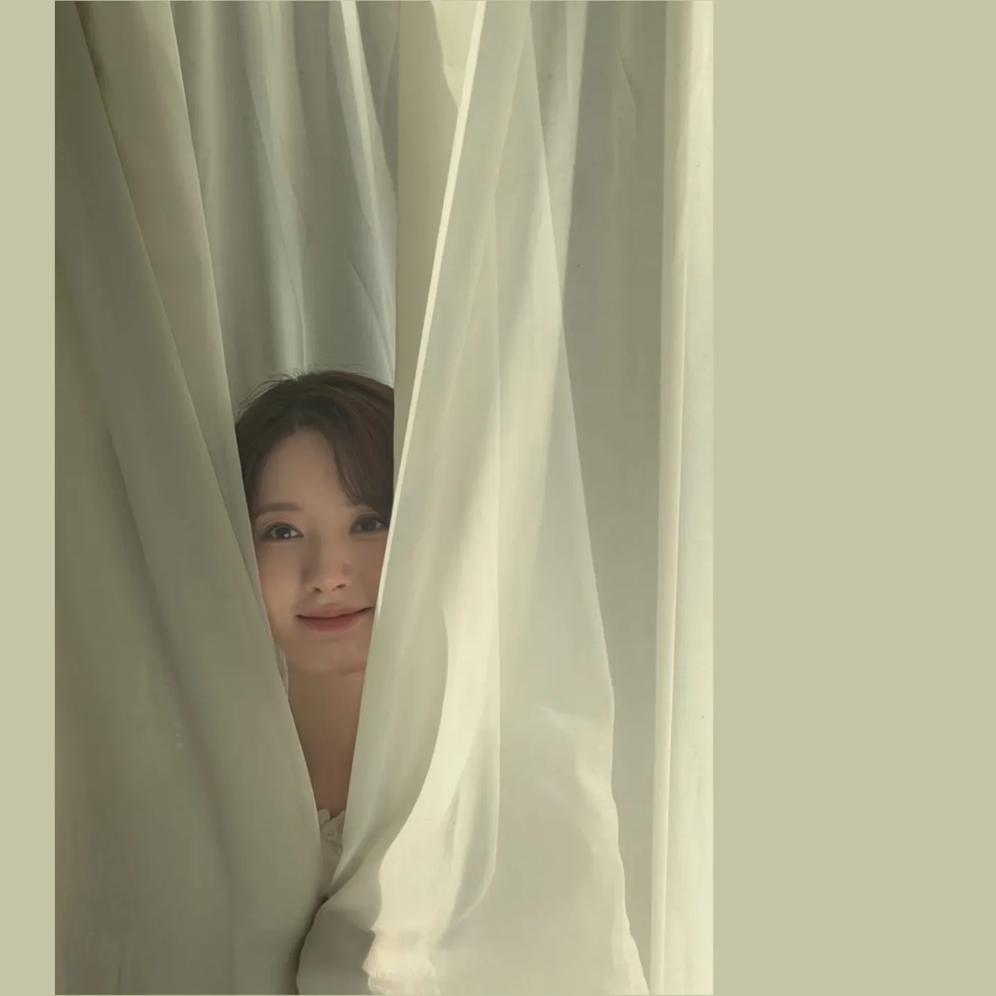 Behind-the-scenes cut of Bona