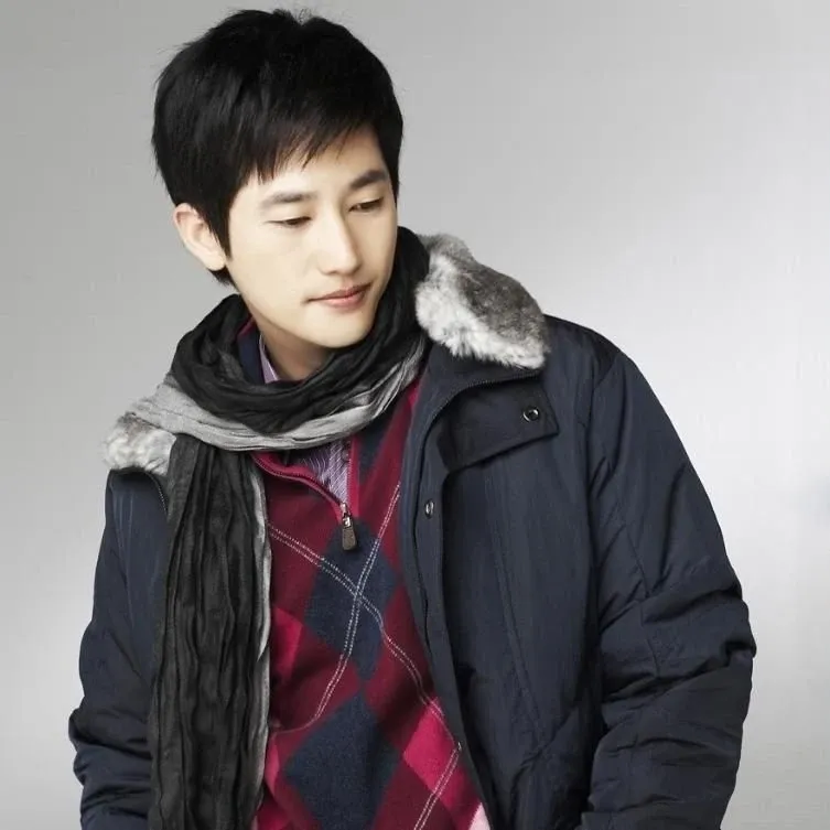 A moment captured by a fan of Park Sihoo