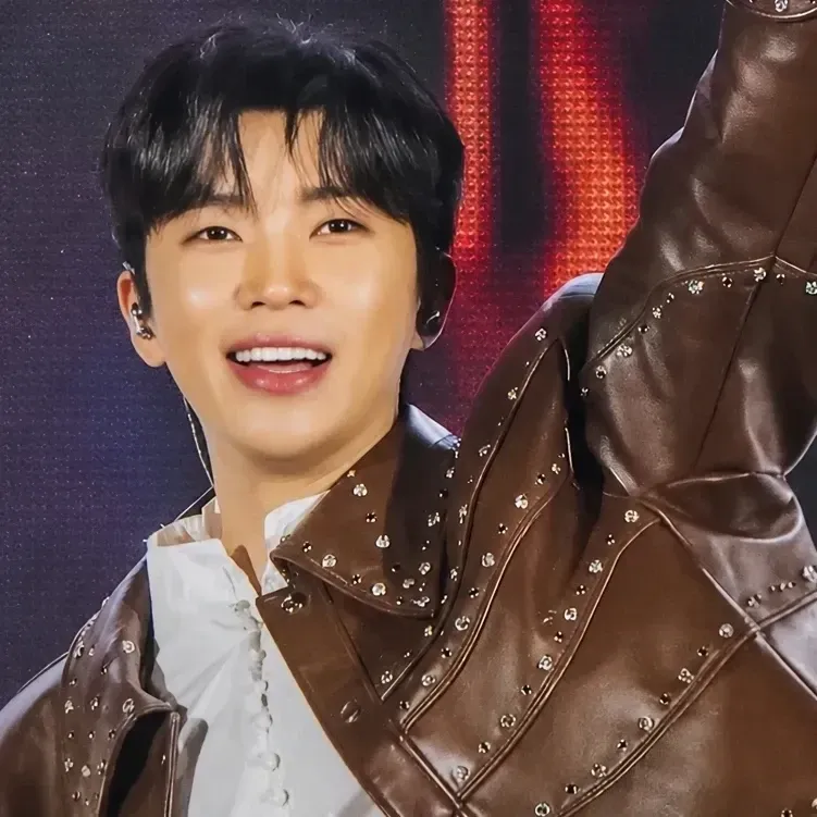 Foto kegiatan terbaru dari Lim Youngwoong