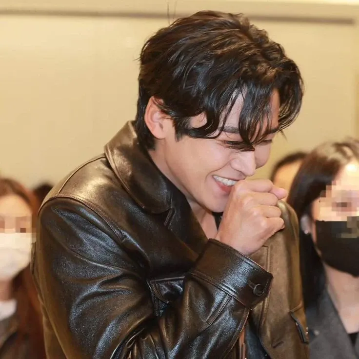 Foto kegiatan terbaru dari Rowoon