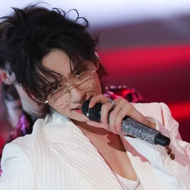 Behind-the-scenes cut of Wen Junhui