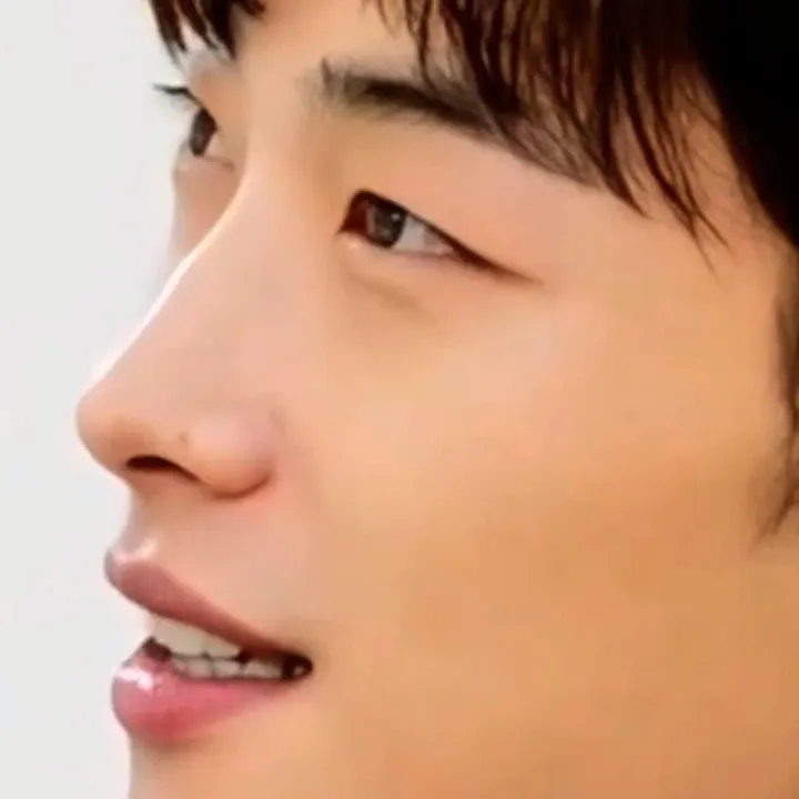 A moment captured by a fan of Woo Dohwan