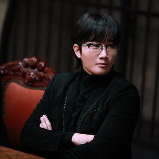 Behind-the-scenes cut of Lee Yongjin