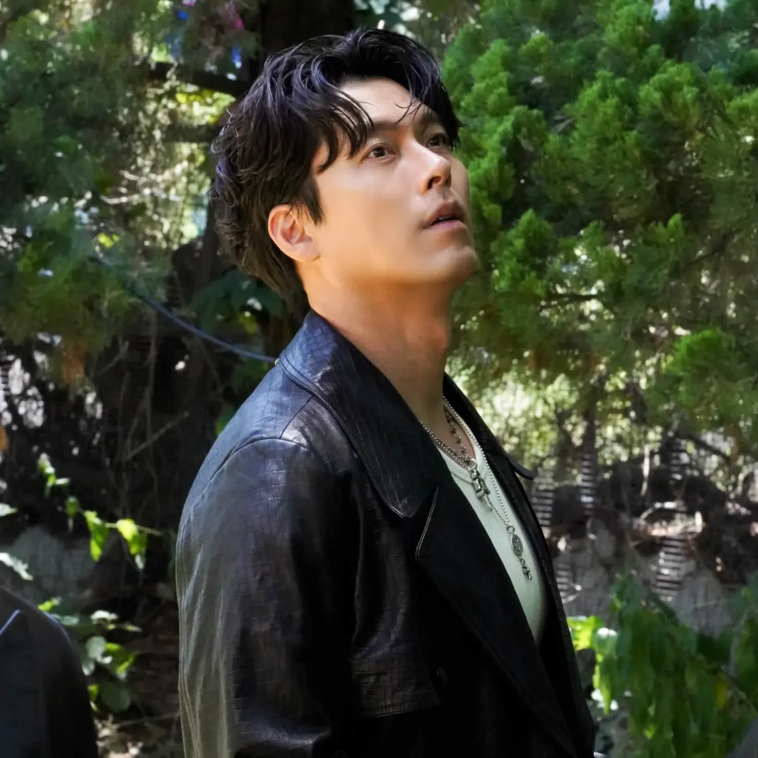 Behind-the-scenes cut of Hyun Bin