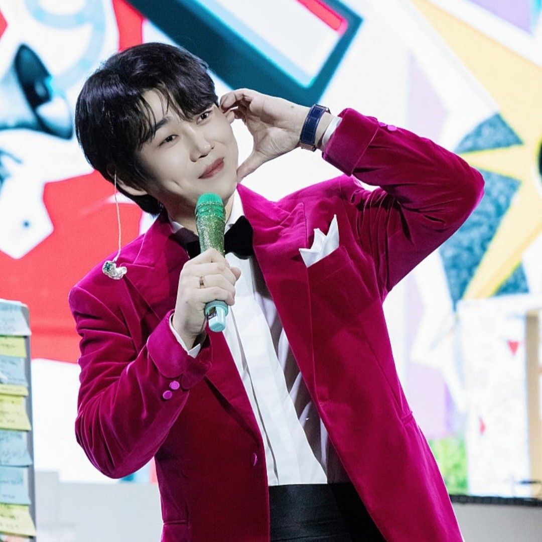 A moment captured by a fan of Hwang Youngwoong