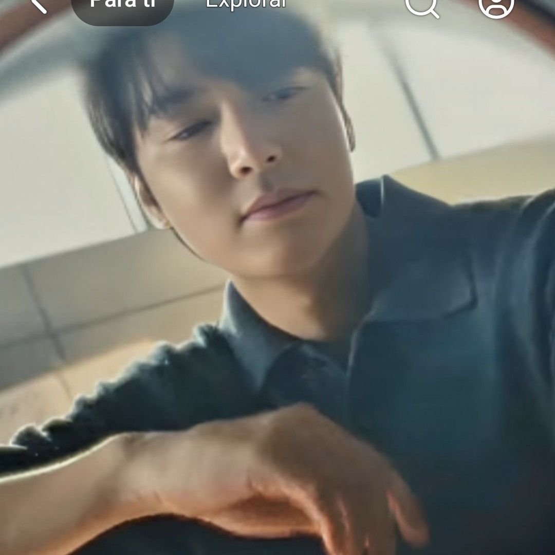 粉絲拍下的李敏鎬瞬間