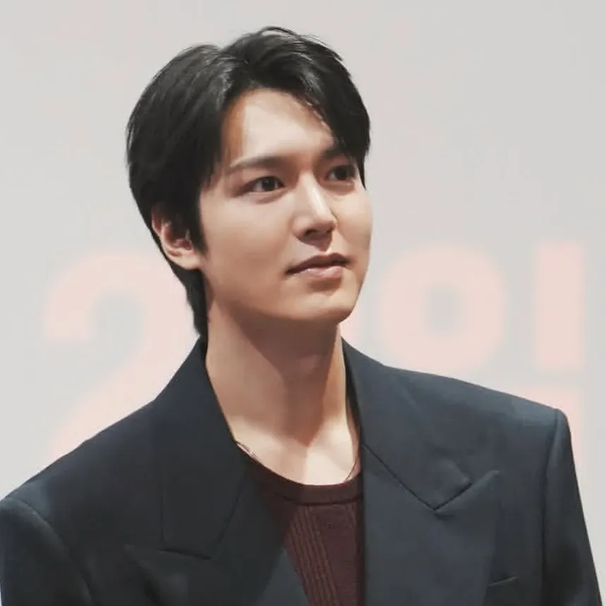 Recent activity shot of Lee Minho