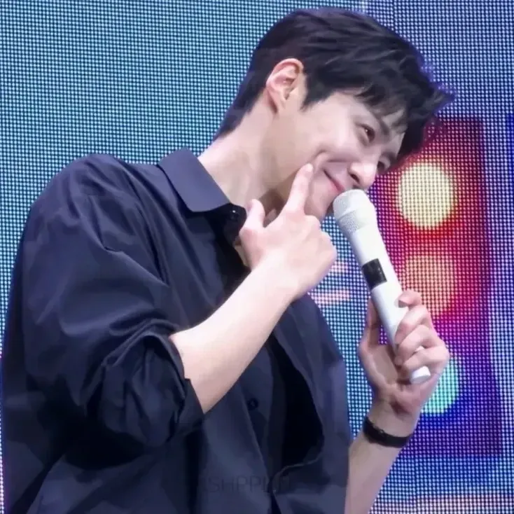 Behind-the-scenes cut of Kim Seonho