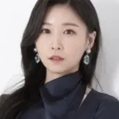 Behind-the-scenes cut of Lee Sona