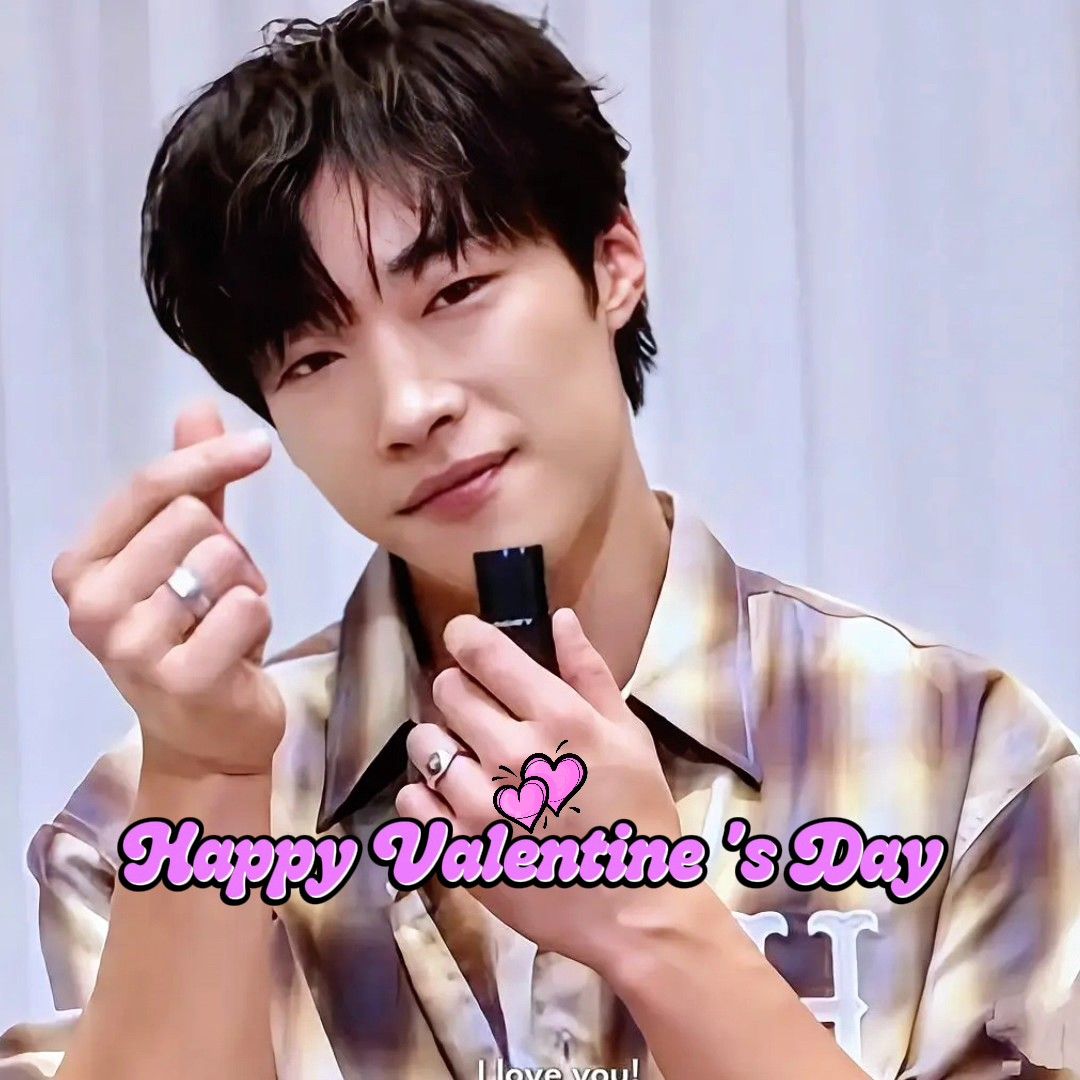 A moment captured by a fan of Woo Dohwan