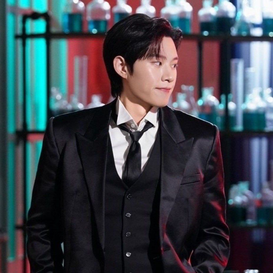 Behind-the-scenes cut of Kim Sungcheol