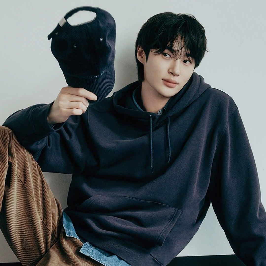 Behind-the-scenes cut of Byeon Wooseok