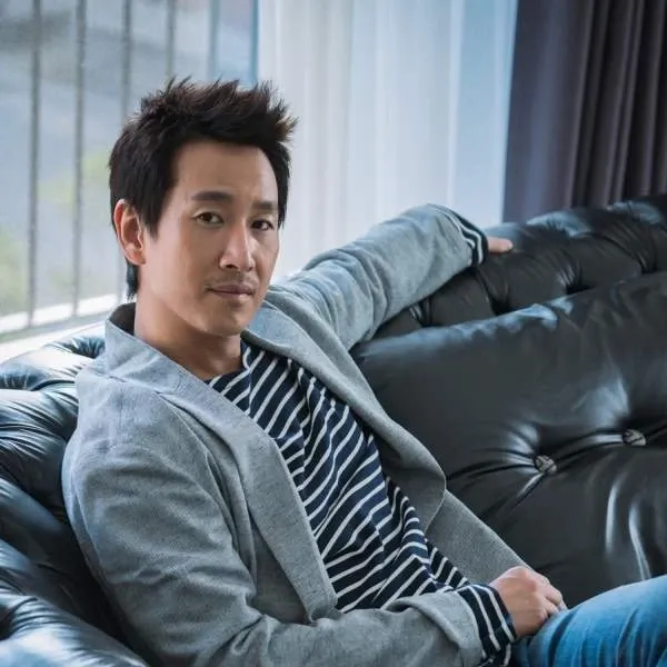 Cuplikan di balik layar dari Lee Sunkyun