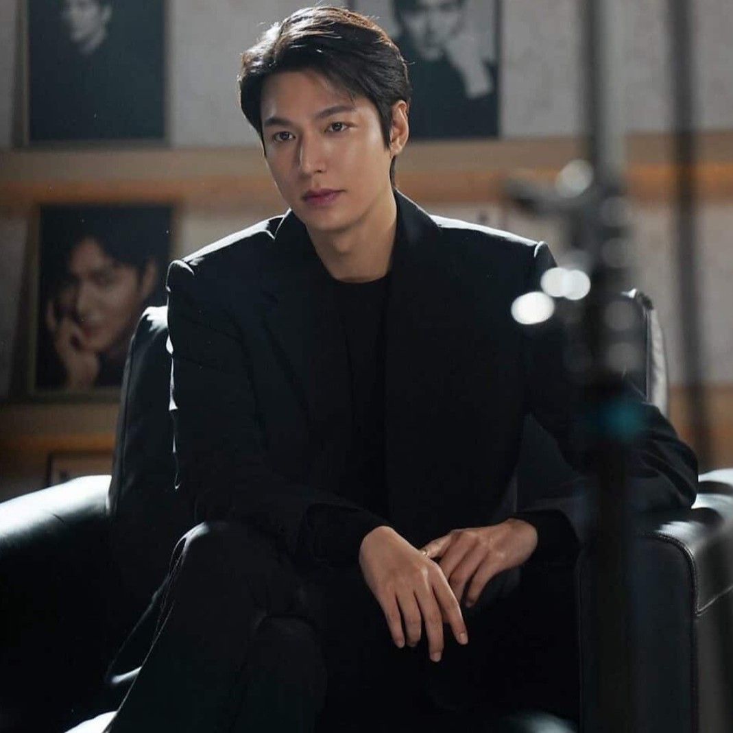 粉絲拍下的李敏鎬瞬間